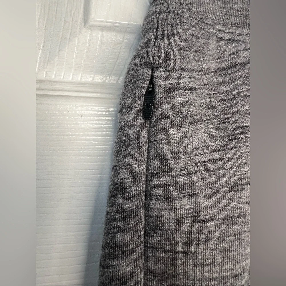 Lululemon Pants Gray‎ Women’s Size 4